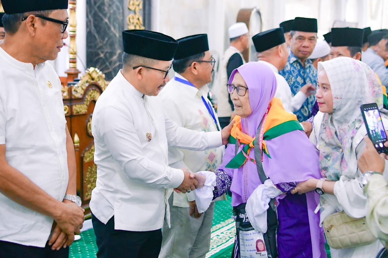 Bupati Amiruddin Lepas Keberangkatan 152 JCH Asal Banggai