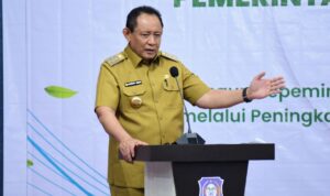 GORONTALO, theopini.id - Gubernur Gorontalo, Gusnar Ismail menekankan, pentingnya komunikasi dan pengaruh sebagai kunci utama dalam membangun kepemimpinan yang efektif di era digital.