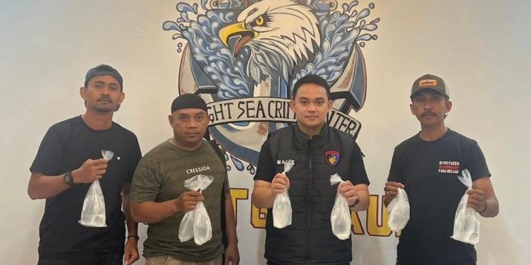 Polisi Bongkar Penyelundupan Cap Tikus di Perairan Ternate