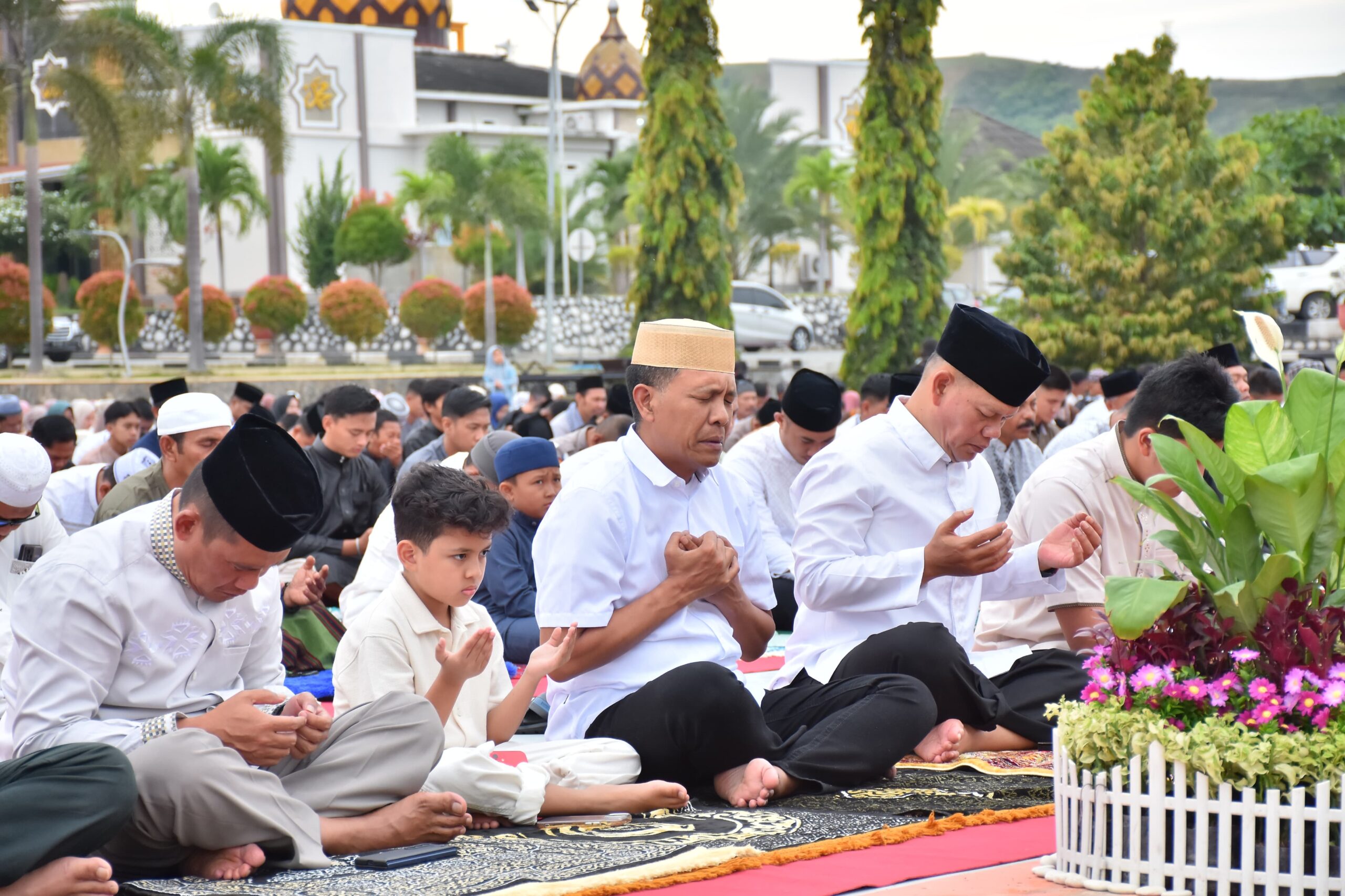 Ribuan Warga Palu Salat Idul Adha di Mapolda Sulteng