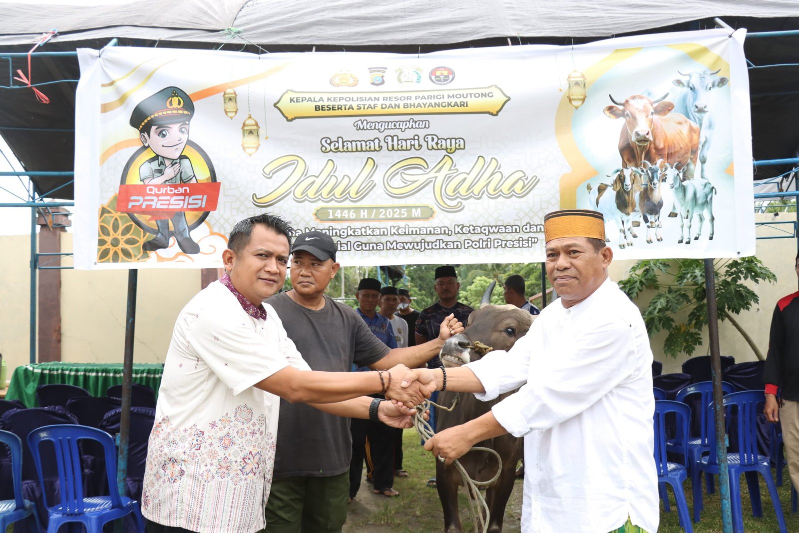 Polres Parimo Bangun Sinergi Sosial Lewat Penyaluran Hewan Kurban