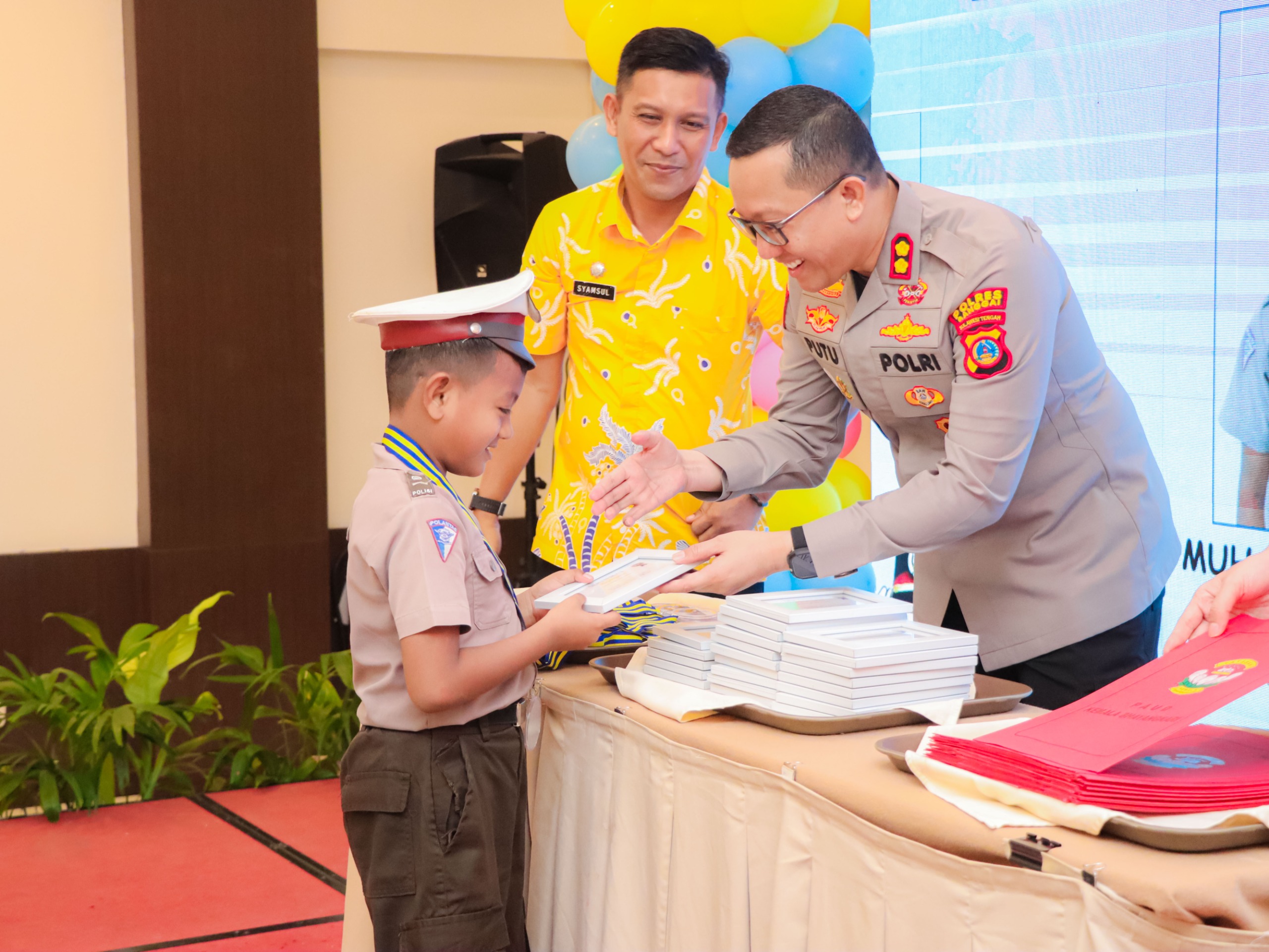 TK Kemala Bhayangkari 05 Banggai Gelar Penamatan Siswa