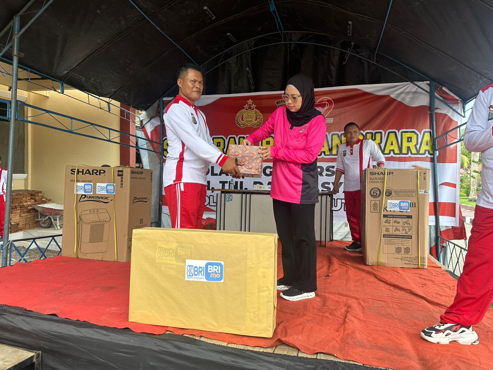 BRI Dukung Olahraga Bersama Polres Parimo di HUT ke-79 Bhayangkara