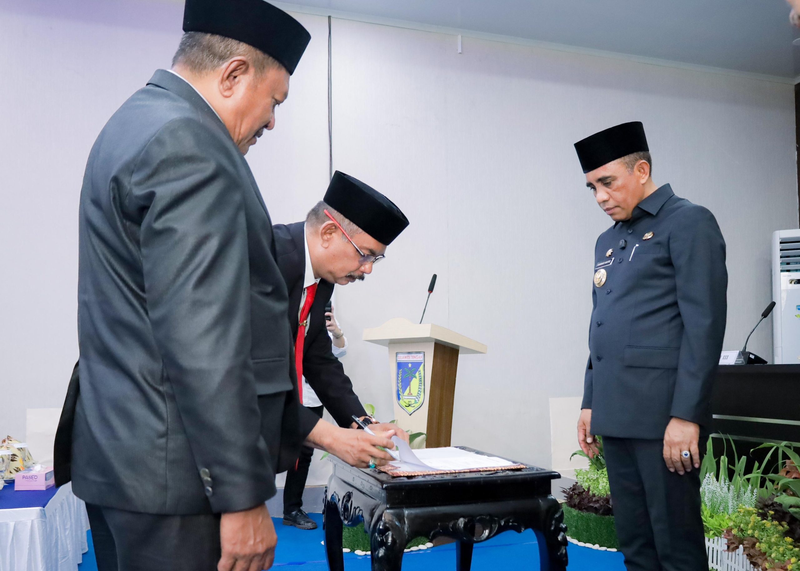 Gubernur Sulteng Lantik Kadis ESDM dan 16 Pejabat Fungsional