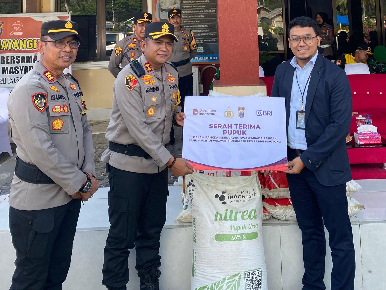 BRI Parigi Salurkan 2,5 Ton Pupuk untuk Polres Parimo, Dukung Swasembada Pangan