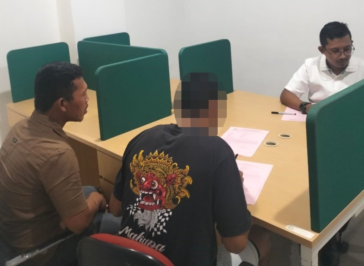 Polsek Toili Serahkan Tersangka Kasus Asusila Terhadap Anak 13 Tahun ke Jaksa