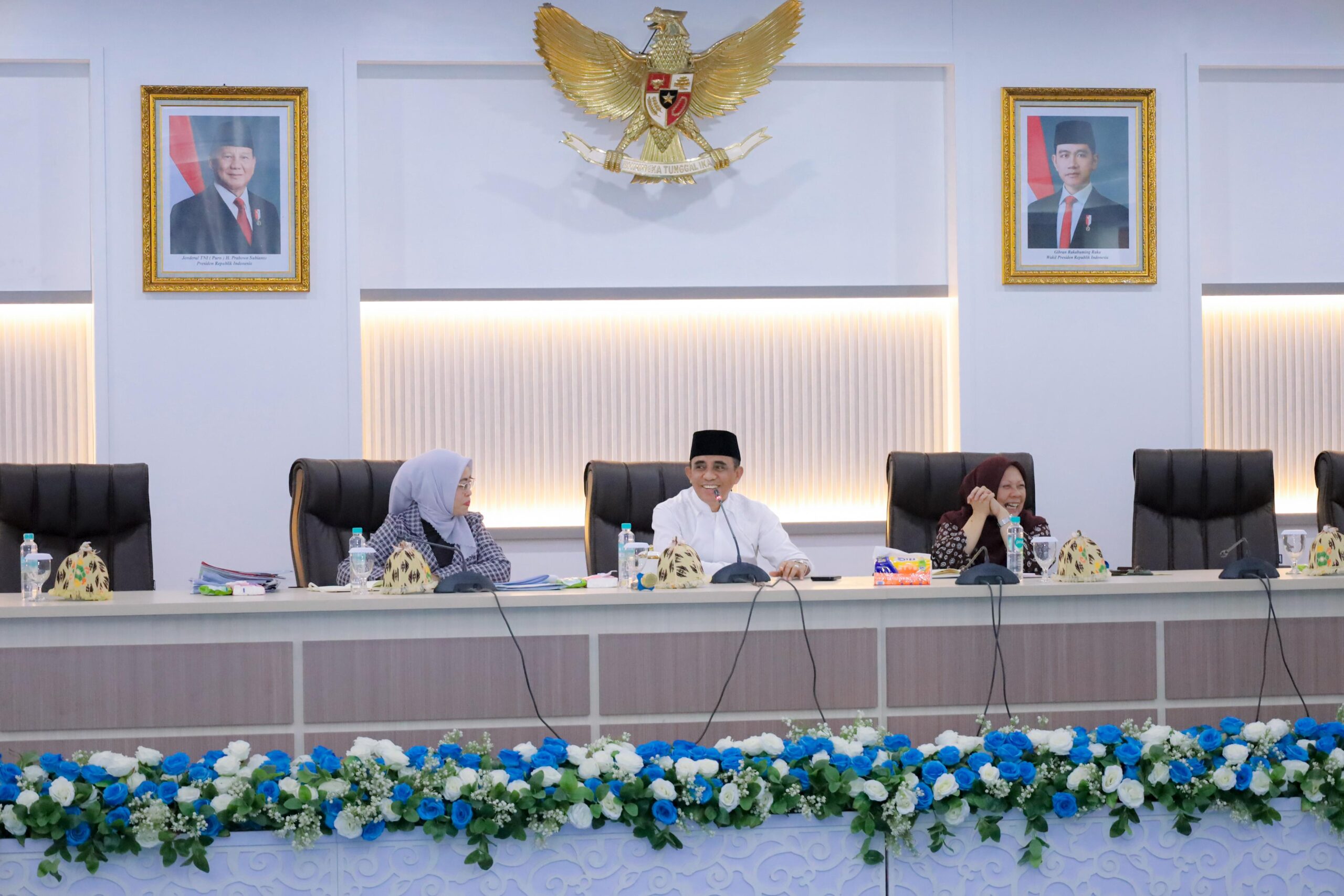 Gubernur Sulteng Dorong Budaya ASN Religius dan Guyub Lewat Seragam Putih