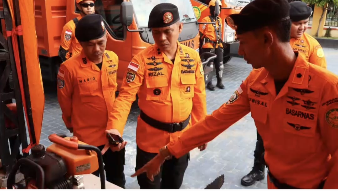 PALU, theopini.id – Meningkatnya intensitas cuaca ekstrem dan aktivitas kegempaan di wilayah Sulawesi Tengah, mendorong Kantor Pencarian dan Pertolongan (Basarnas) Palu untuk memperkuat kesiapsiagaan operasional.