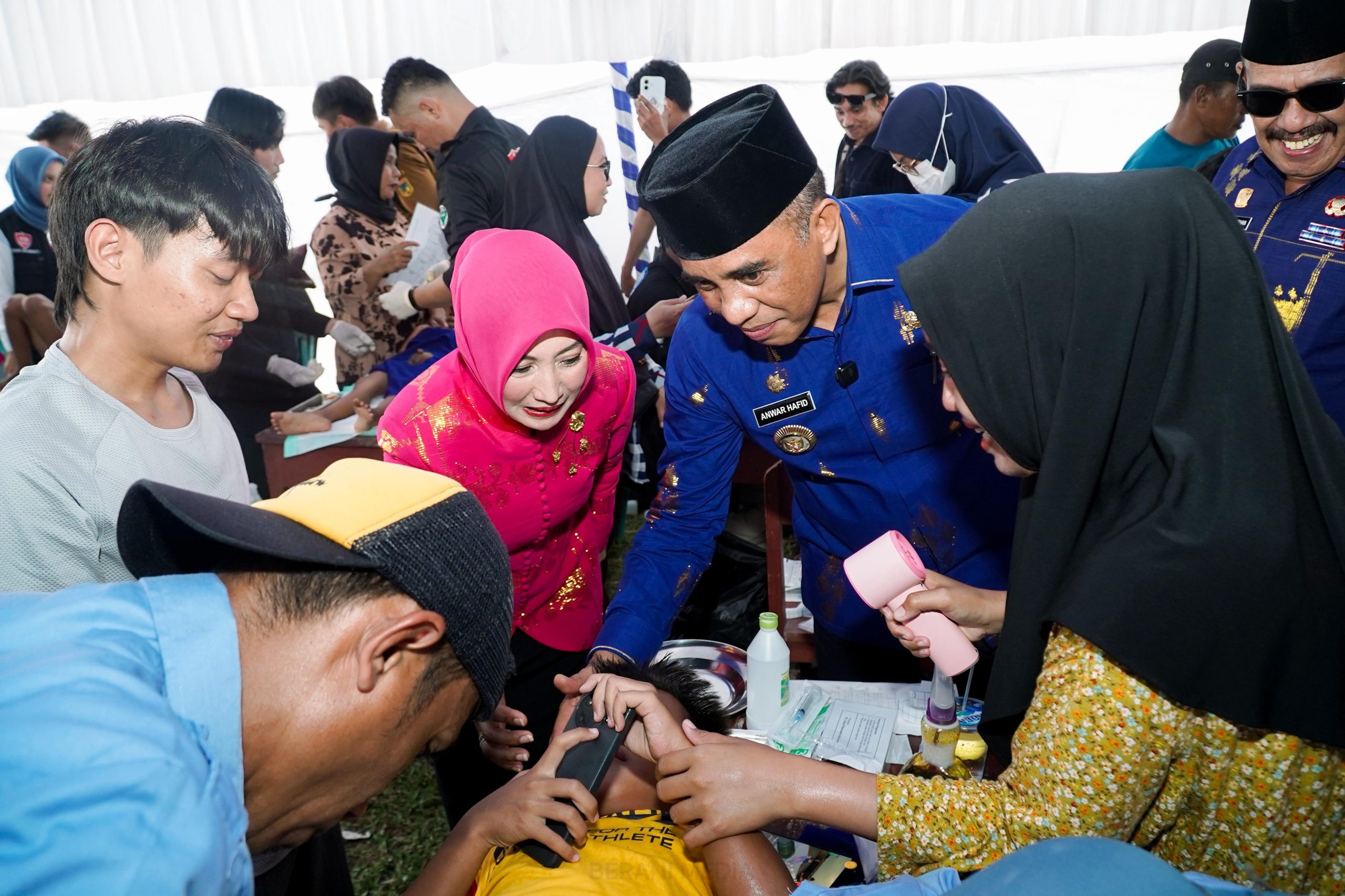 HUT ke-73 Donggala Dimeriahkan Khitanan Massal dan Bagi Sembako