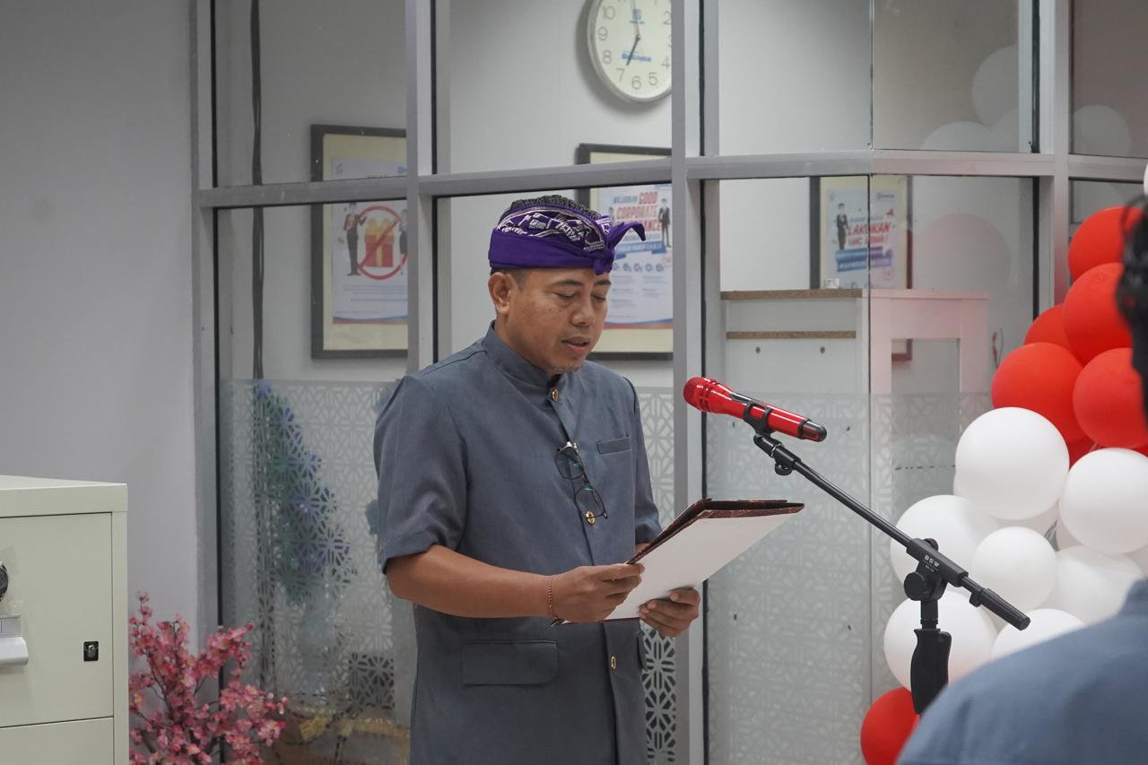 Di Tengah Hujan Deras, BRI Parigi Gelar Upacara HUT ke-80 RI di Dalam Ruangan