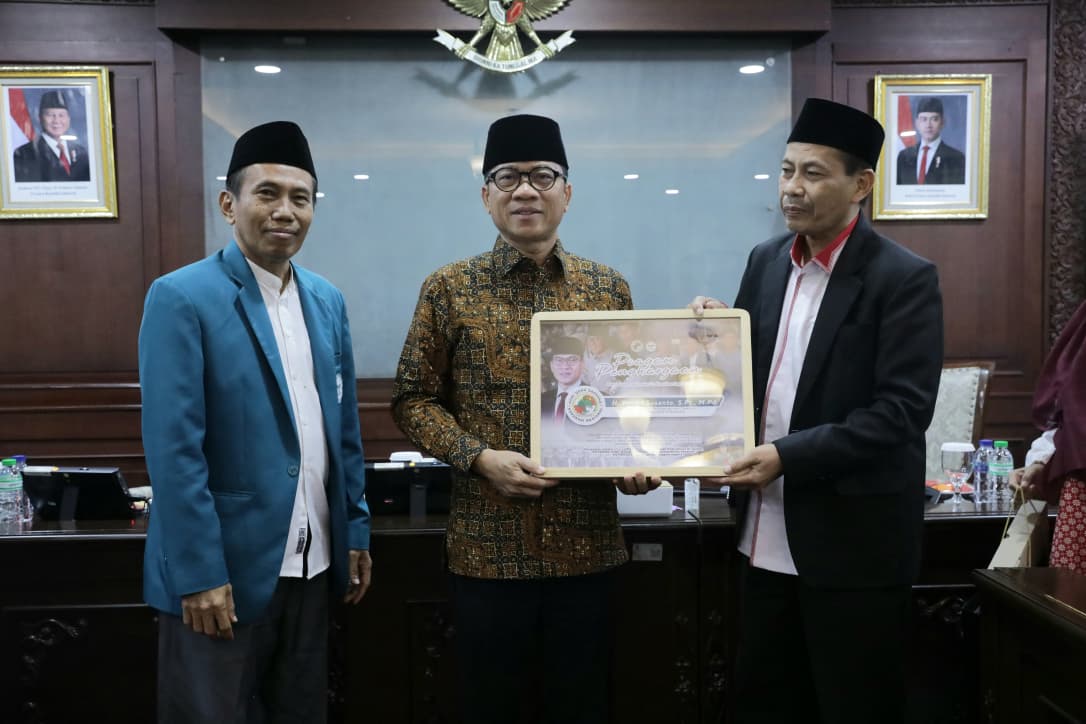 Mendes PDT Gandeng LPQQ, Targetkan 10 Tahun Indonesia Bebas Buta Huruf Alquran