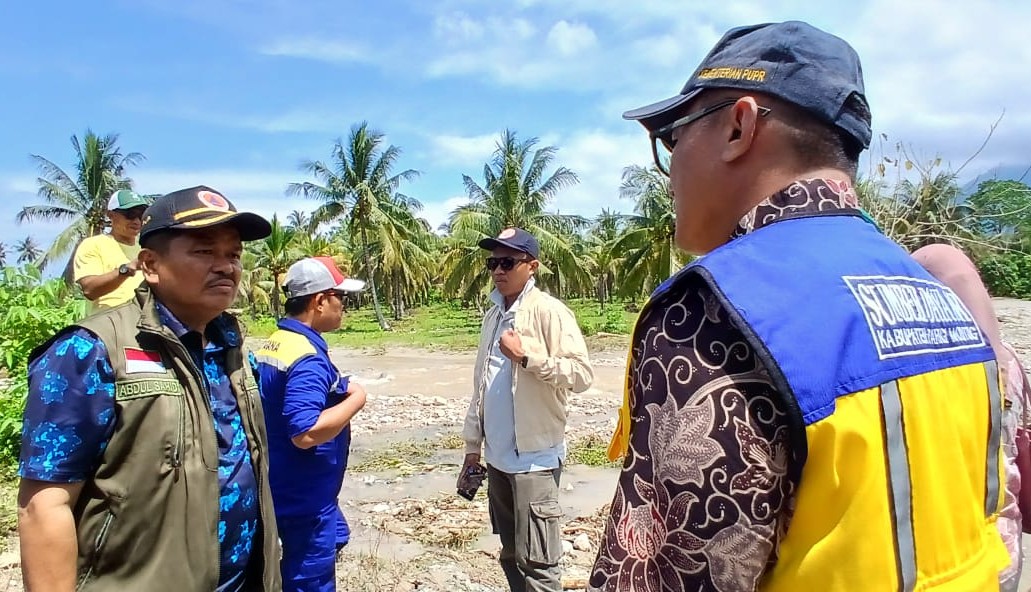 Tinjau Dampak Banjir di Siniu, Wabup Parimo Instruksikan Normalisasi Sungai