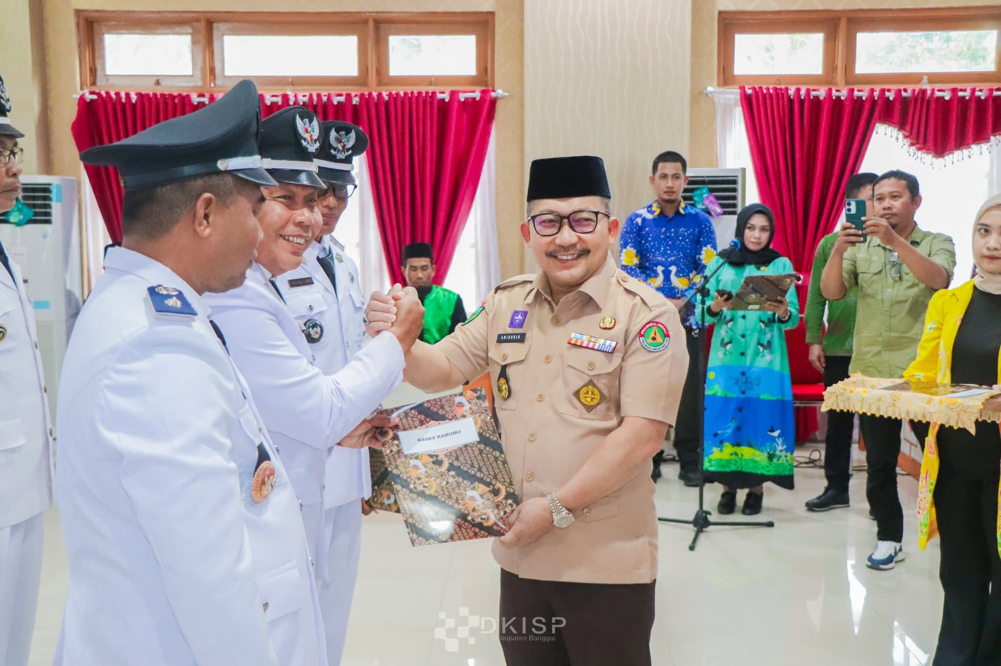 Momentum Bersejarah, 32 Kades di Banggai Resmi Perpanjang Masa Jabatan