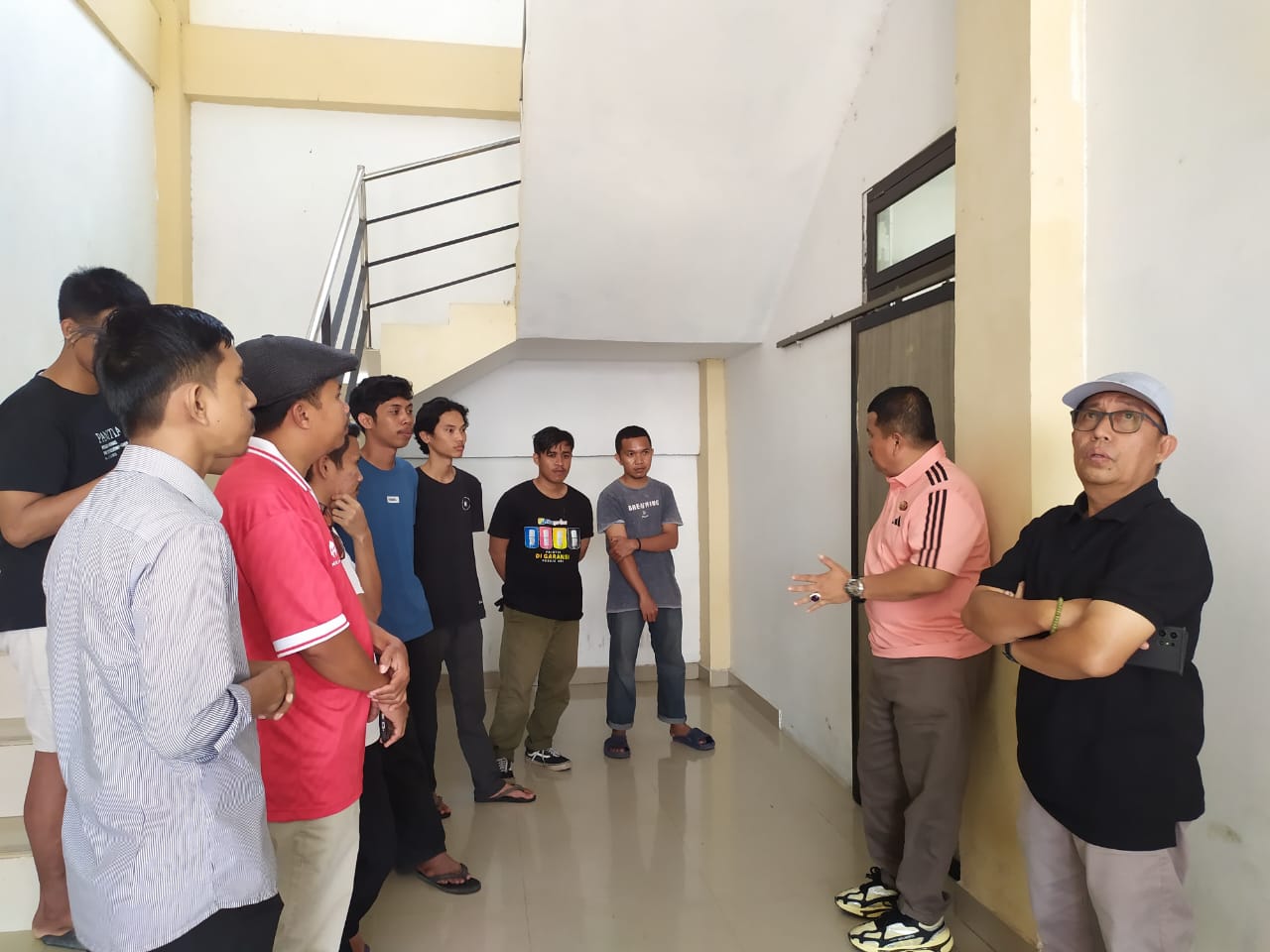 Wabup Parimo Tinjau Asrama Pantai Timur di Palu, Bahas Kebersihan dan Kendala Fasilitas