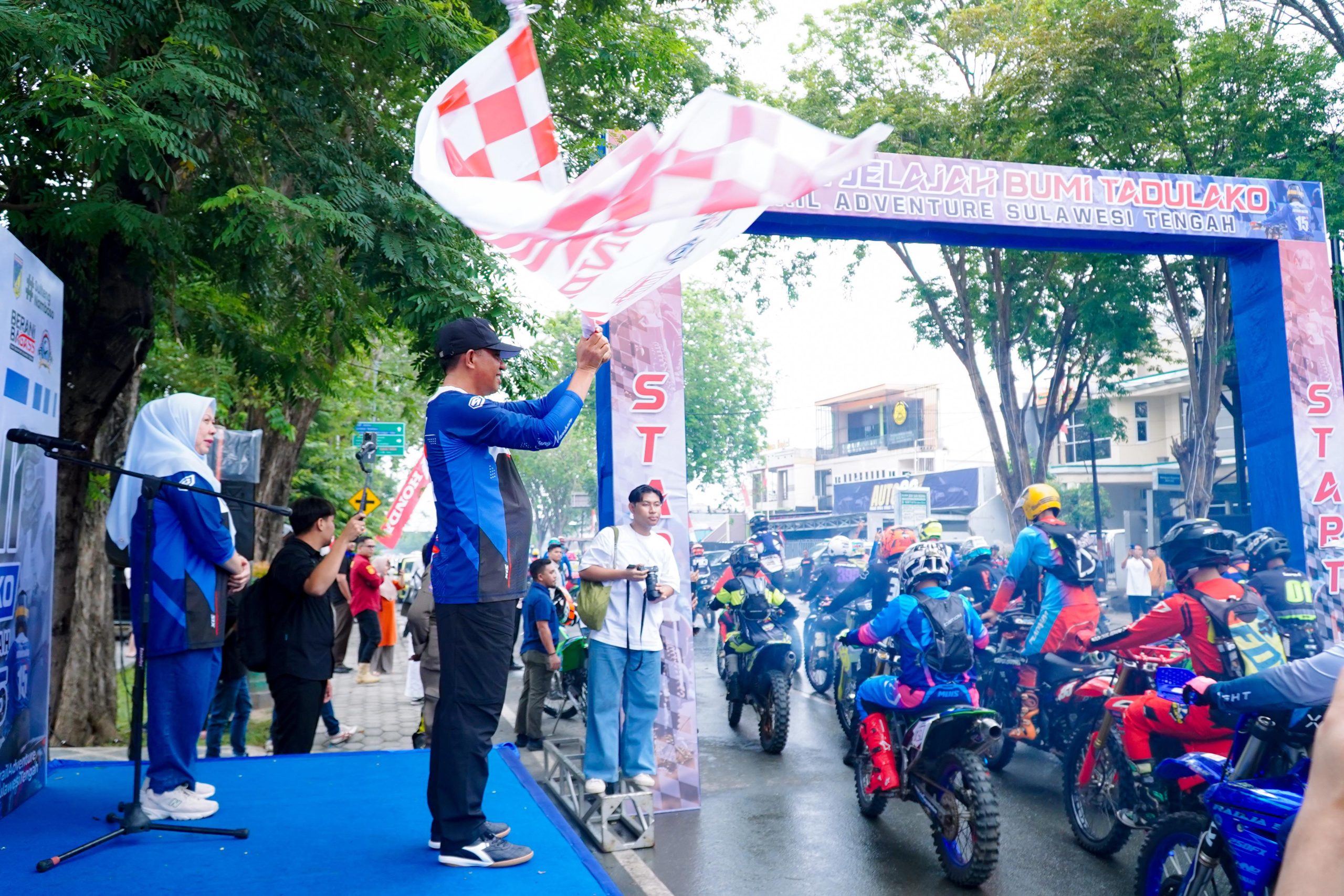 Anwar dan Reny Tunjukkan Dukungan Penuh untuk Trail Adventure