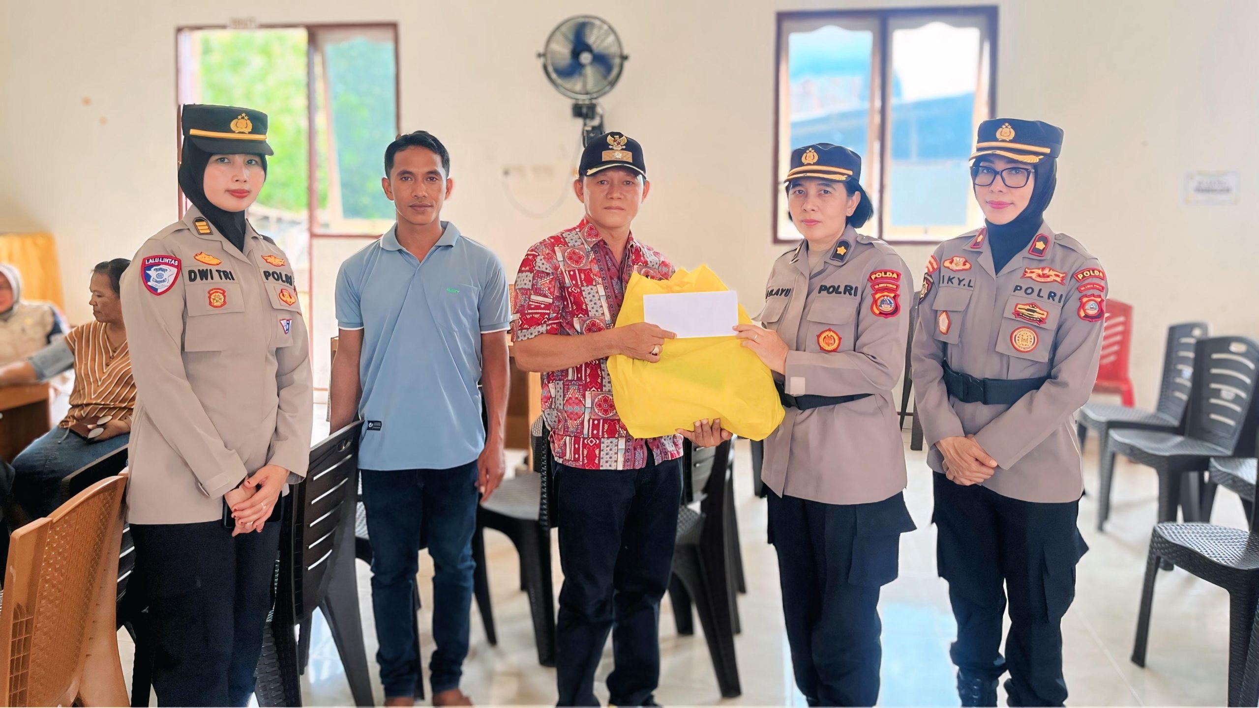 HUT ke-77, Polwan Wujudkan Kepedulian Nyata bagi Korban Gempa di Poso