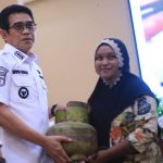 Bupati Parimo Realisasikan Janji 100 Hari Kerja, 20 Ribu KK Terima Gas LPG Gratis