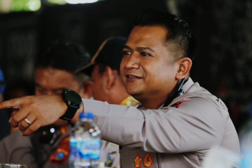 Jelang HUT ke-80 RI, Polres Parimo Tertibkan Bendera One Piece