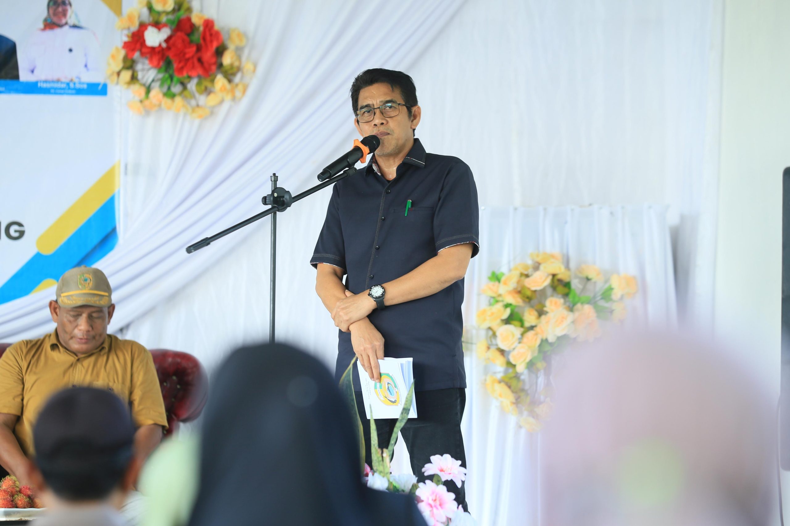 Bupati Parimo Minta Kades Jujur Sampaikan Kondisi Anggaran ke Masyarakat