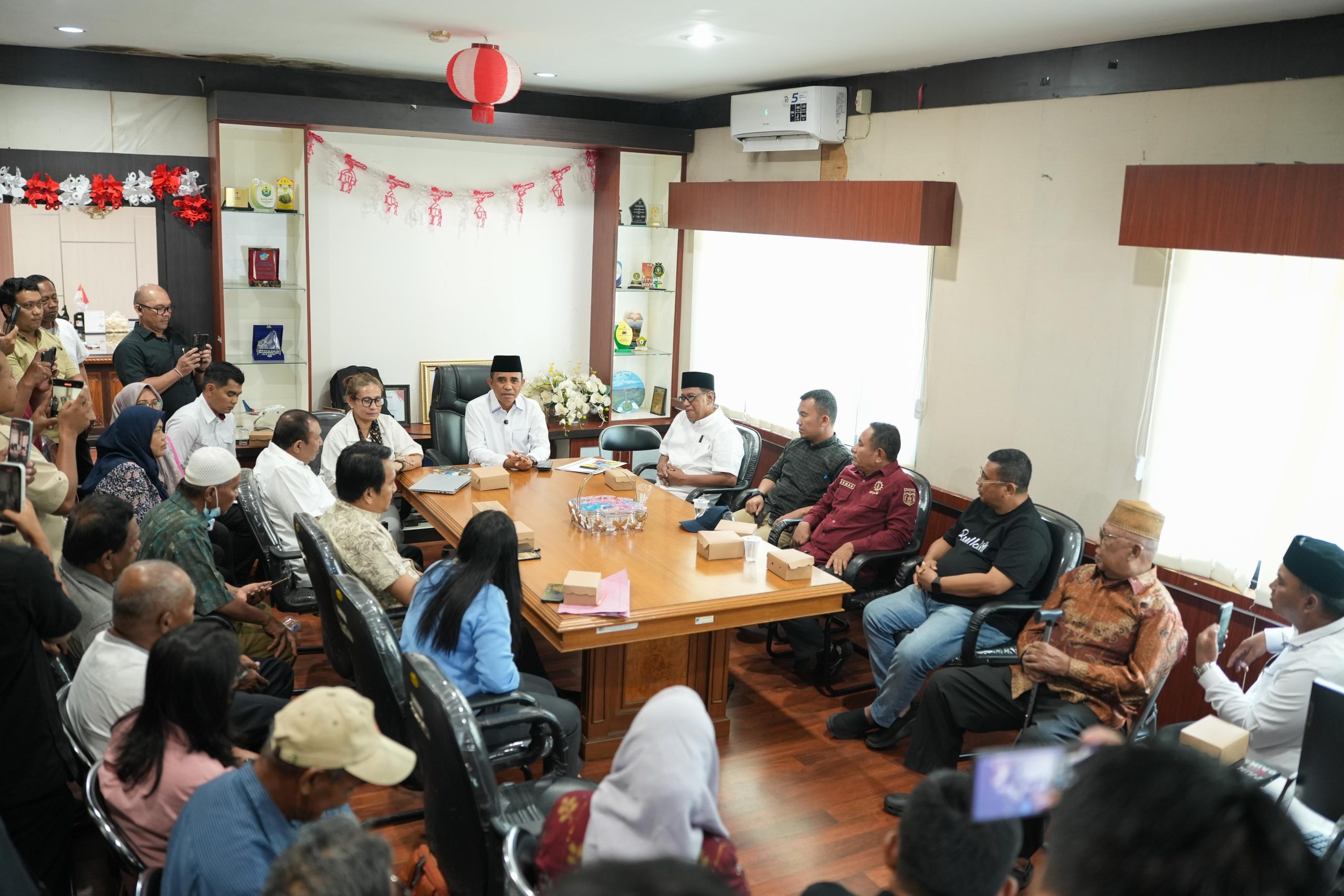 Anwar Hafid Pastikan Penyelesaian Konflik Lahan Talise Berlandaskan Hukum