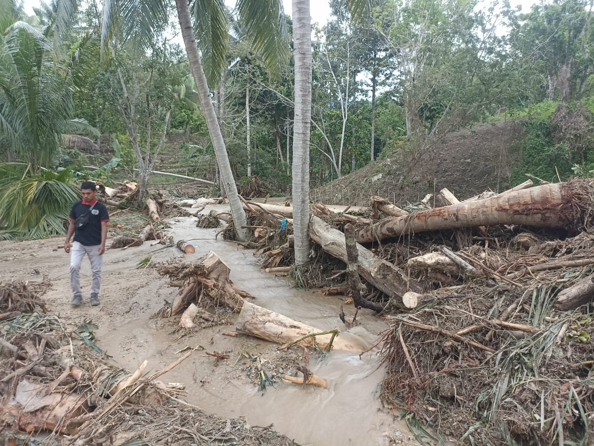 Jembatan Matolele Putus, Warga Kesulitan Akses Akibat Banjir