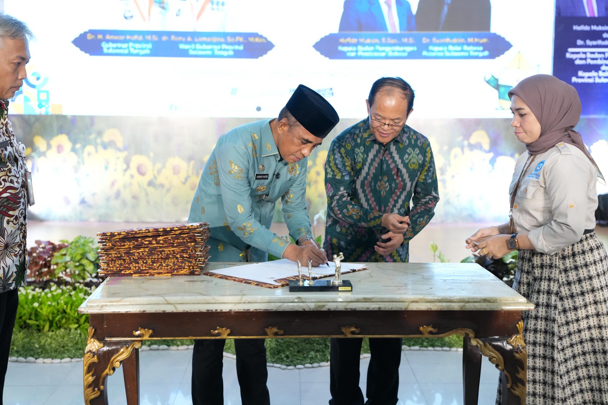 Bahasa Indonesia Pemersatu Bangsa, Revitalisasi Bahasa Daerah Jadi Agenda Penting