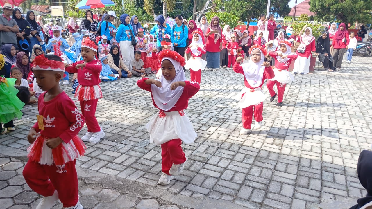 Disdikbud Parimo Rangkaikan HAN dengan Lomba Gerakan untuk Siswa PAUD/TK