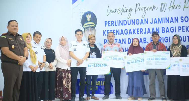 13.900 Pekerja Rentan di Parimo Dapat Jaminan Sosial Ketenagakerjaan