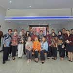 Karyawan BRI Ampana Kenakan Batik, ramaikan Peringatan Batik Nasional