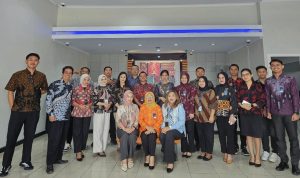 Karyawan BRI Ampana Kenakan Batik, ramaikan Peringatan Batik Nasional