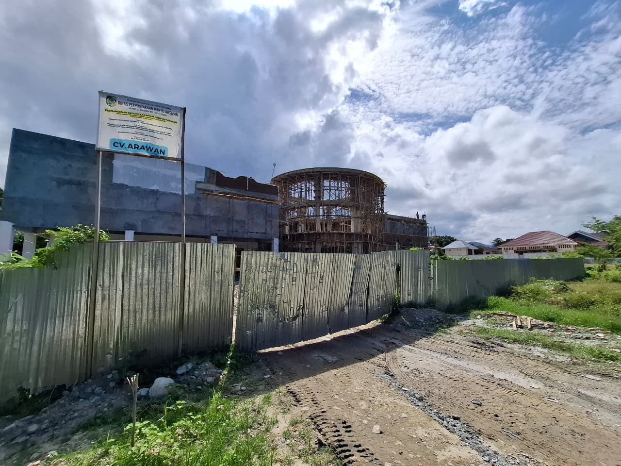 Deviasi 5 Persen, Kontraktor Proyek Perpustakaan Parimo Dapat Teguran Deviasi 5 Persen, Kontraktor Proyek Perpustakaan Parimo Dapat Teguran