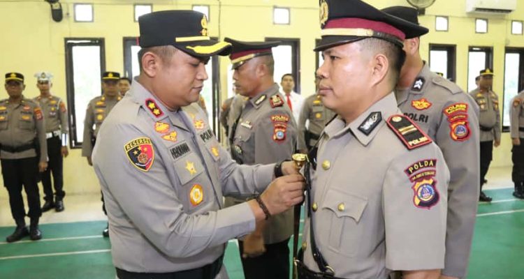 Rotasi di Polsek Tomini, Kapolres Parimo Tekankan Peningkatan Pelayanan Publik