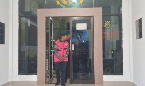 Ditetapkan Tersangka Korupsi Dana Desa, Kades Sausu Auma Ditahan Jaksa Ditetapkan Tersangka Korupsi Dana Desa, Kades Sausu Auma Ditahan Jaksa
