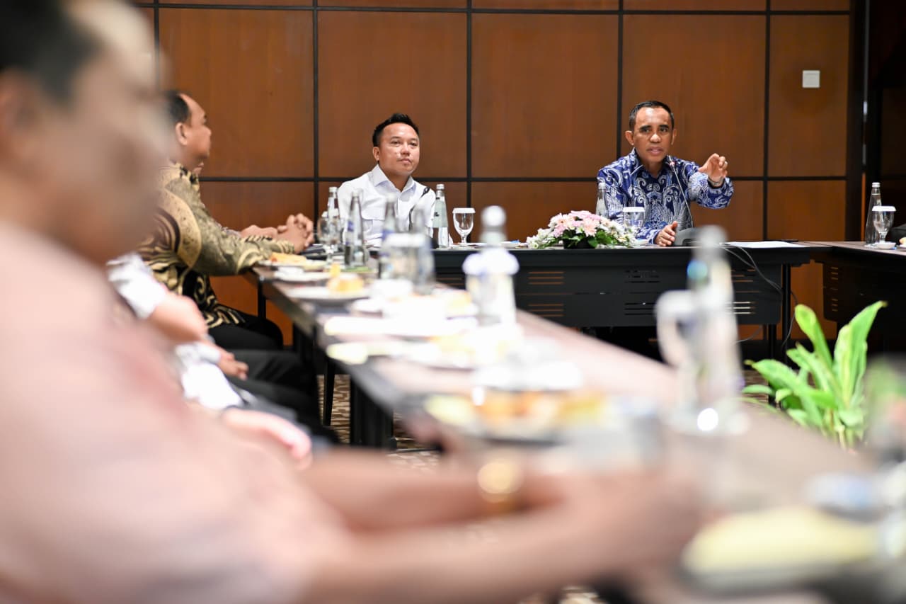 Gubernur Sulteng Dorong Kolaboratif Pembangunan Jalan di Morut, Libatkan Pengusaha Tambang Gubernur Sulteng Dorong Kolaboratif Pembangunan Jalan di Morut, Libatkan Pengusaha Tambang