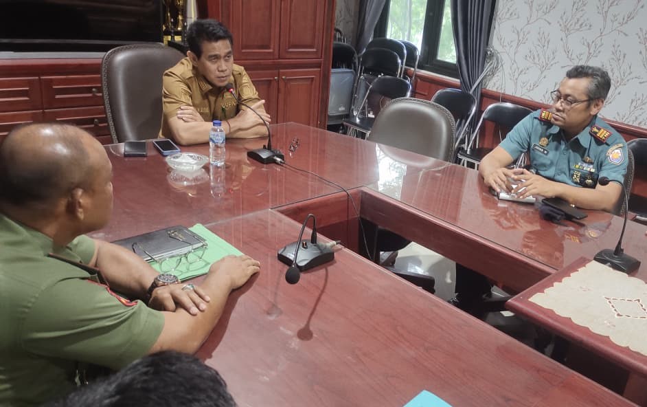Pimpin Rapat Satgas, Bupati Parimo: Tertibkan Tambang Tanpa Rugikan Rakyat Pimpin Rapat Satgas, Bupati Parimo: Tertibkan Tambang Tanpa Rugikan Rakyat
