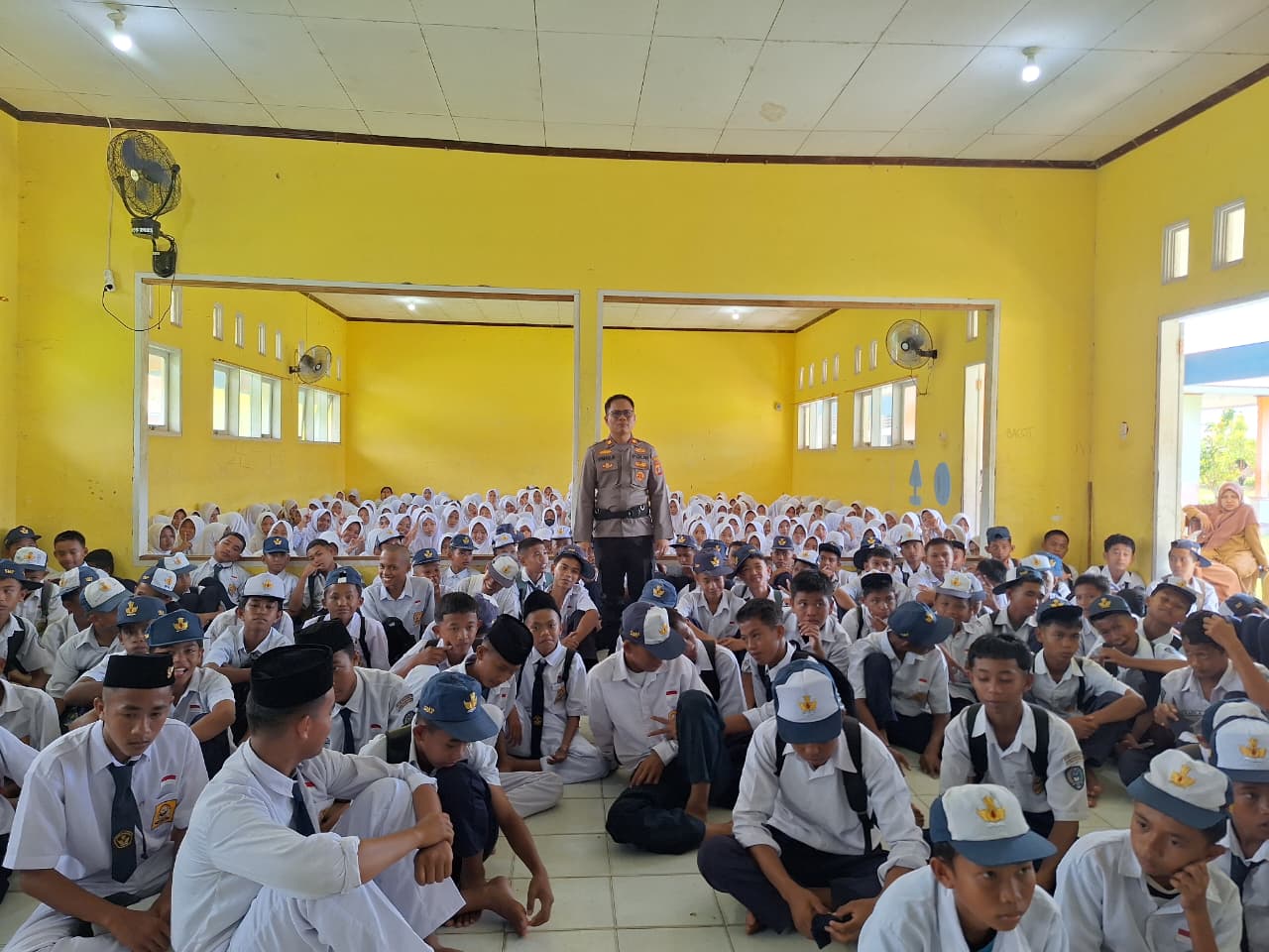 Polsek Tomini Bentuk Ketahanan Moral Pelajar Lewat Edukasi Anti Narkoba