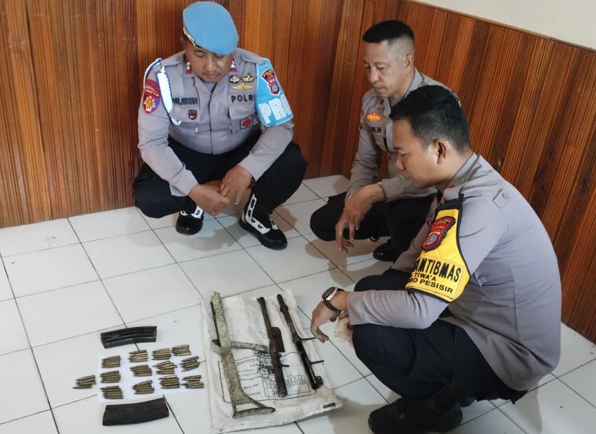 Warga Temukan Puluhan Amunisi Tertimbun Tanah di Poso Pesisir