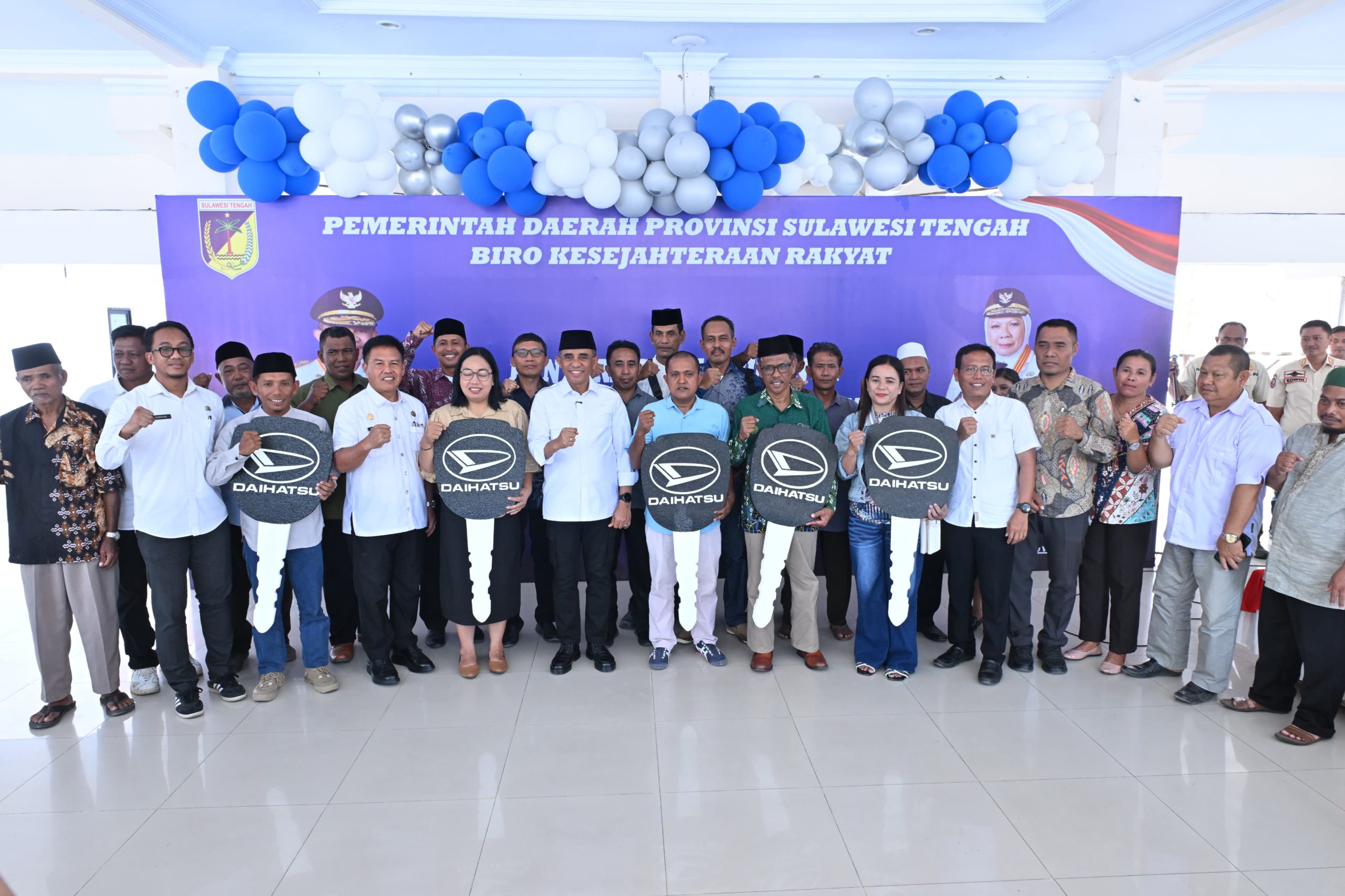 Rumah Ibadah Didorong Jadi Pusat Layanan Sosial, Pemprov Sulteng Serahkan 19 Ambulans