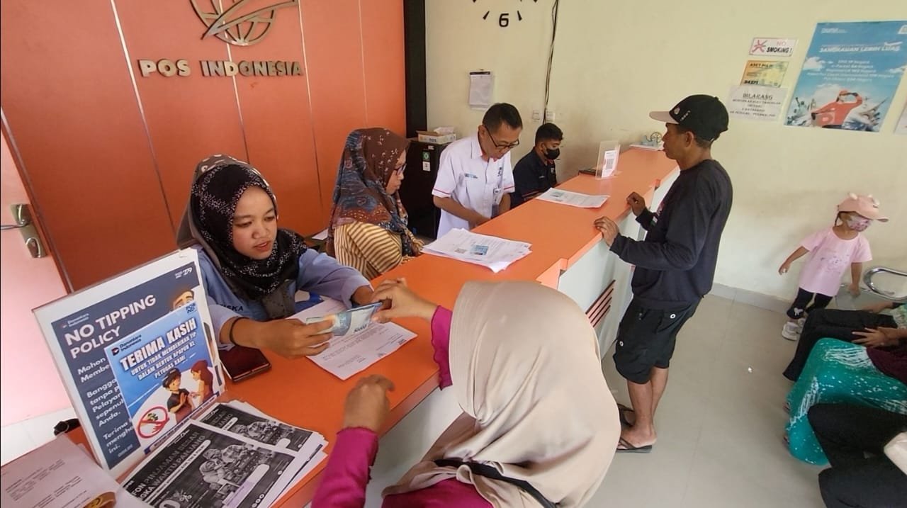 Dinsos Parimo Salurkan BLT Kesra Rp900 Ribu per KPM ke 65.091 Penerima