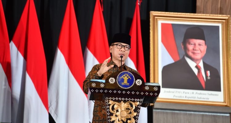 Mendes Yandri: Sadar Hukum Desa Jadi Pondasi Indonesia yang Tertib dan Berkeadilan