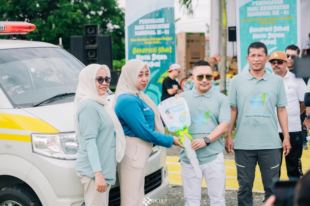 Banggai Perkuat Layanan Kesehatan Dasar Lewat Distribusi Enam Ambulans