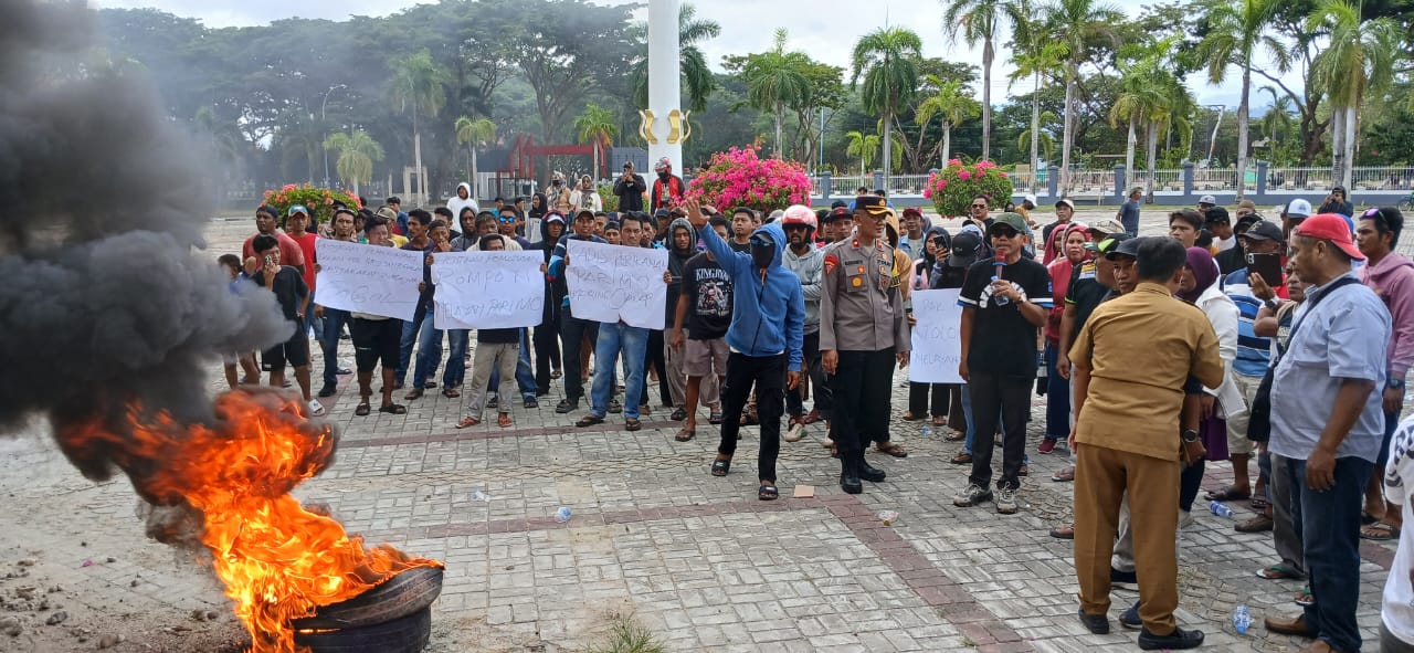 Nelayan Parimo Gelar Aksi Tolak Survei Seismik 3D di Teluk Tomini