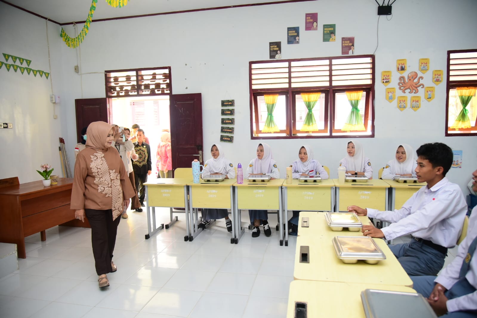 Wagub Gorontalo Pastikan MBG Tepat Sasaran di Sekolah Baru Batudaa Pantai