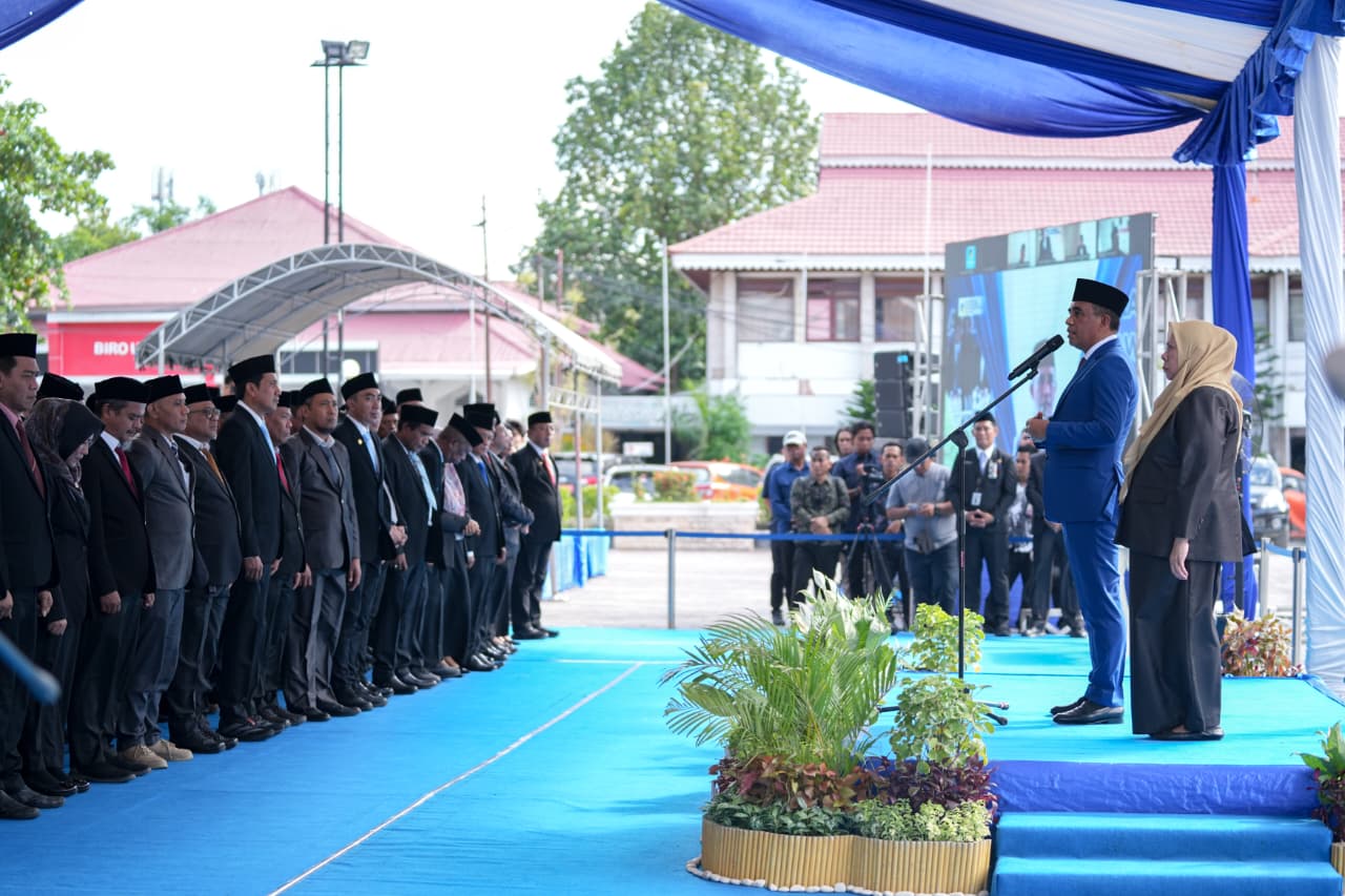 Gubernur Anwar Hafid Lantik Ratusan Pejabat Administrator dan Pengawas Pemprov Sulteng