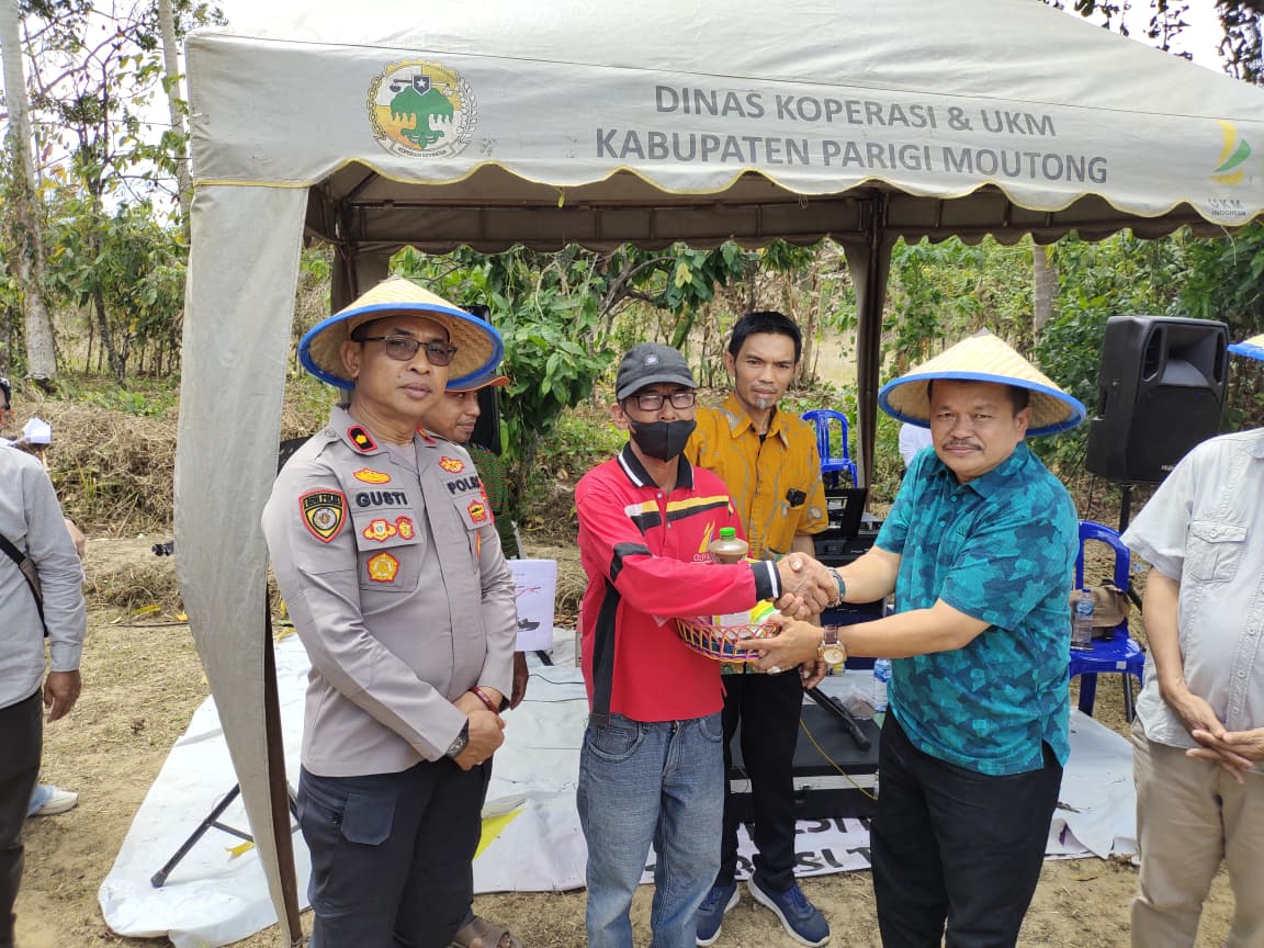 Panen Raya Jagung di Parimo, Polri Dorong Sinergi Desa Jaga Ketahanan Pangan