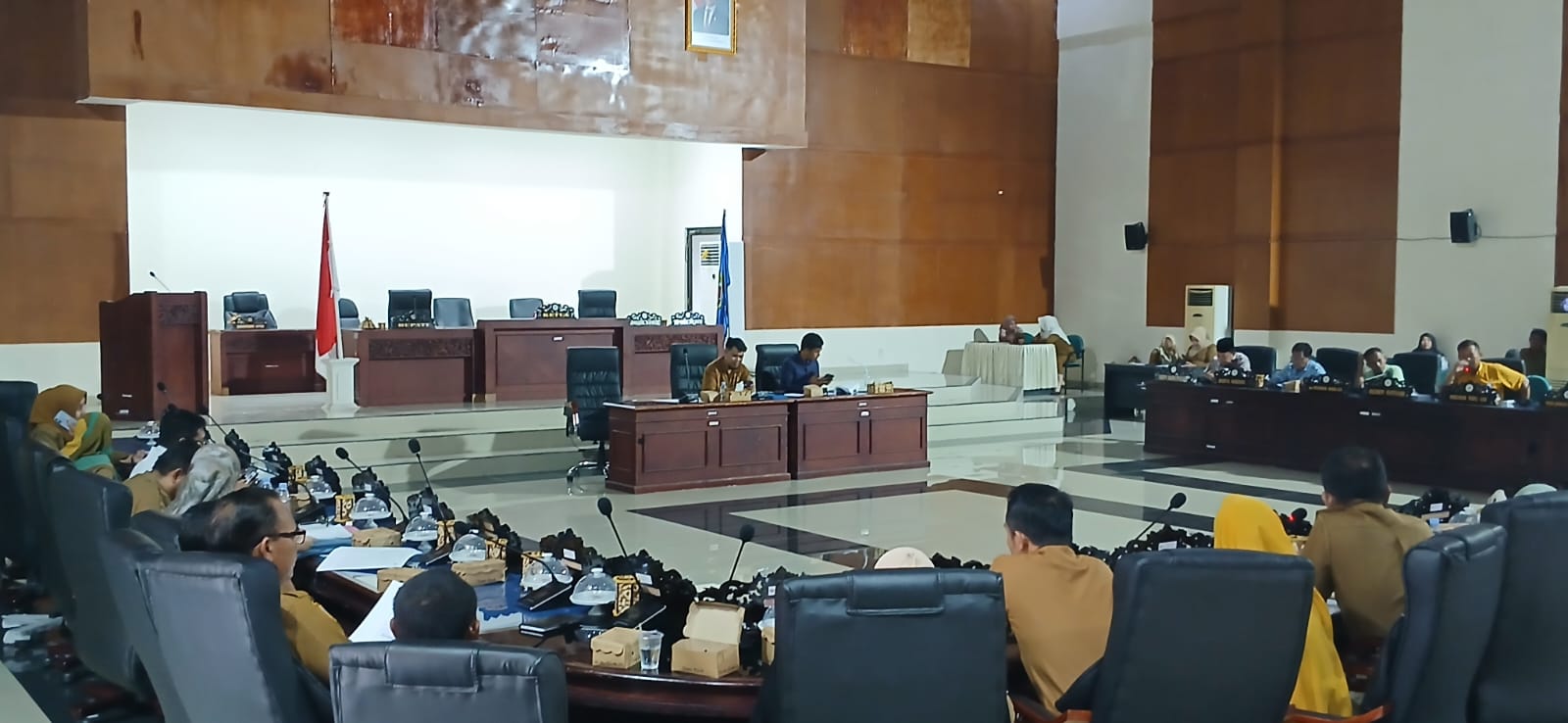 Pansus LHP-BPK DPRD Parimo Bahas Temuan Kelebihan Bayar Listrik OPD