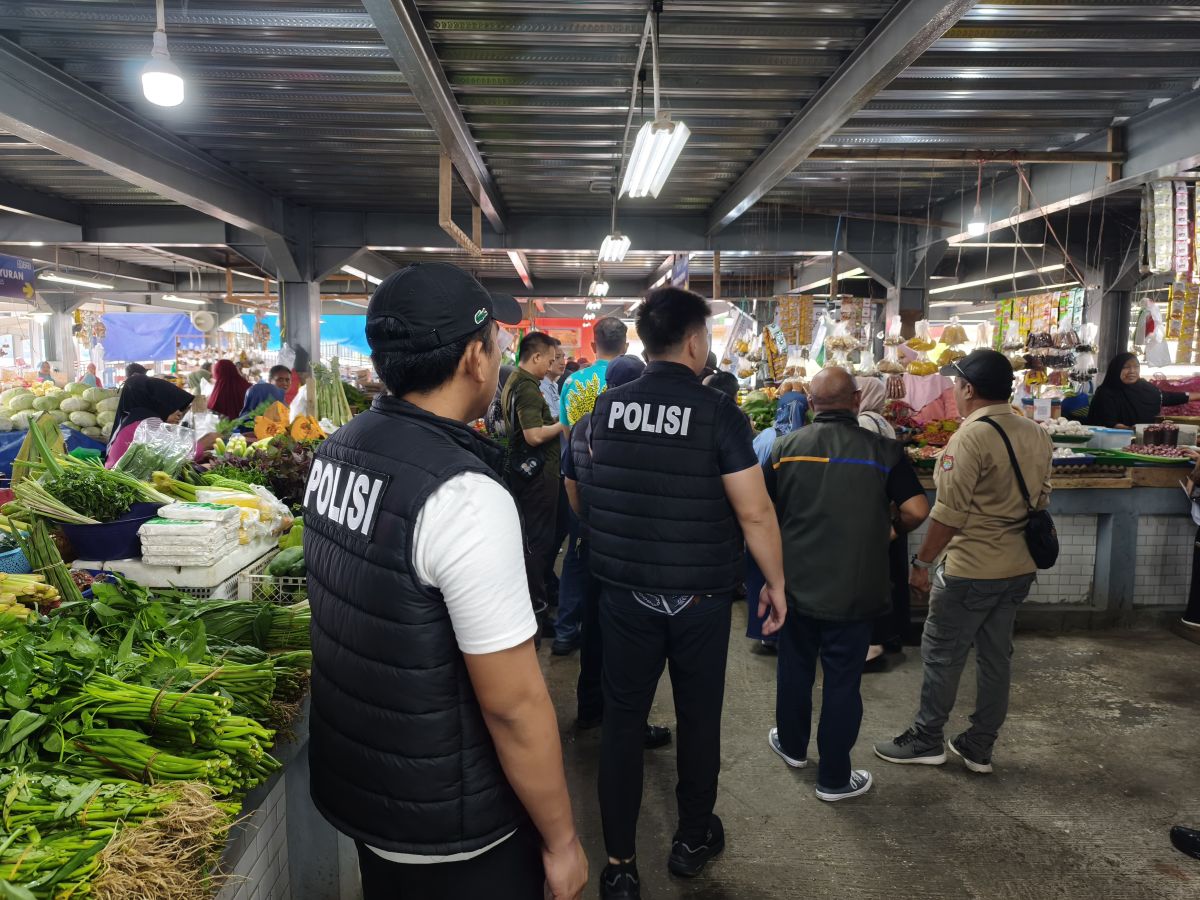 Antisipasi Lonjakan Harga, Polres Banggai Sidak Pasar Simpong Luwuk