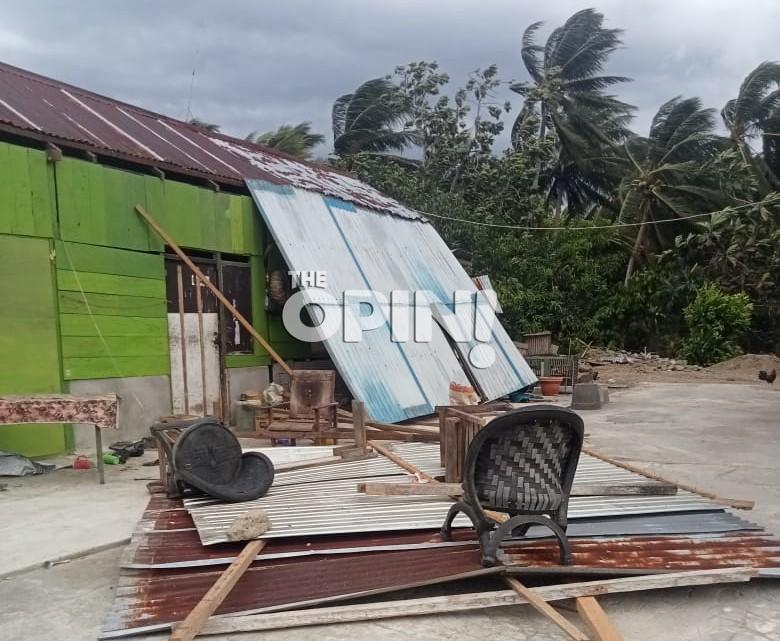 Angin Kencang Rusak Dua Rumah di Peningka Parimo