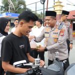 Polres Parimo Berbagi Berkah Ramadan, Ratusan Takjil Dibagikan dan Santuni Anak Yatim