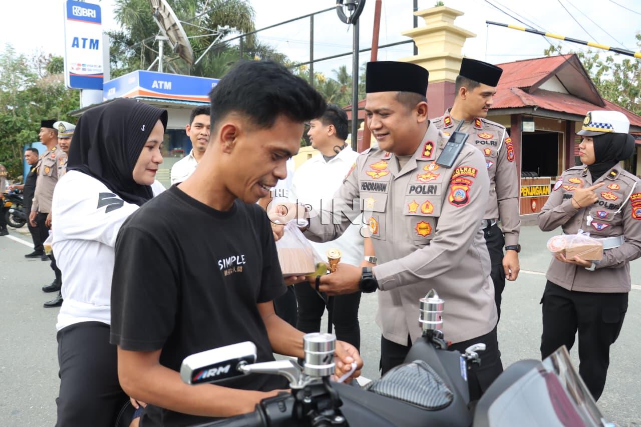 Polres Parimo Berbagi Berkah Ramadan, Ratusan Takjil Dibagikan dan Santuni Anak Yatim